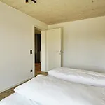 Timber One Boardinghouse מלון דירות