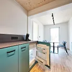 מלון דירות Timber One Boardinghouse 3*