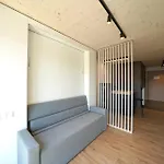 Timber One Boardinghouse מלון דירות 3*