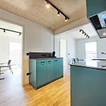 Timber One Boardinghouse 3* דורפן