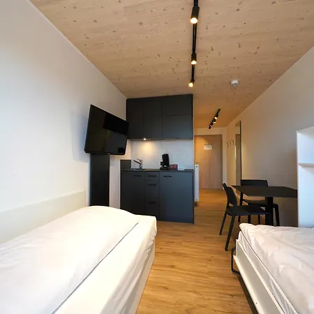 Timber One Boardinghouse 公寓式酒店 3*