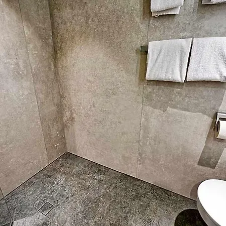 Lägenhetshotell Timber One Boardinghouse 3*